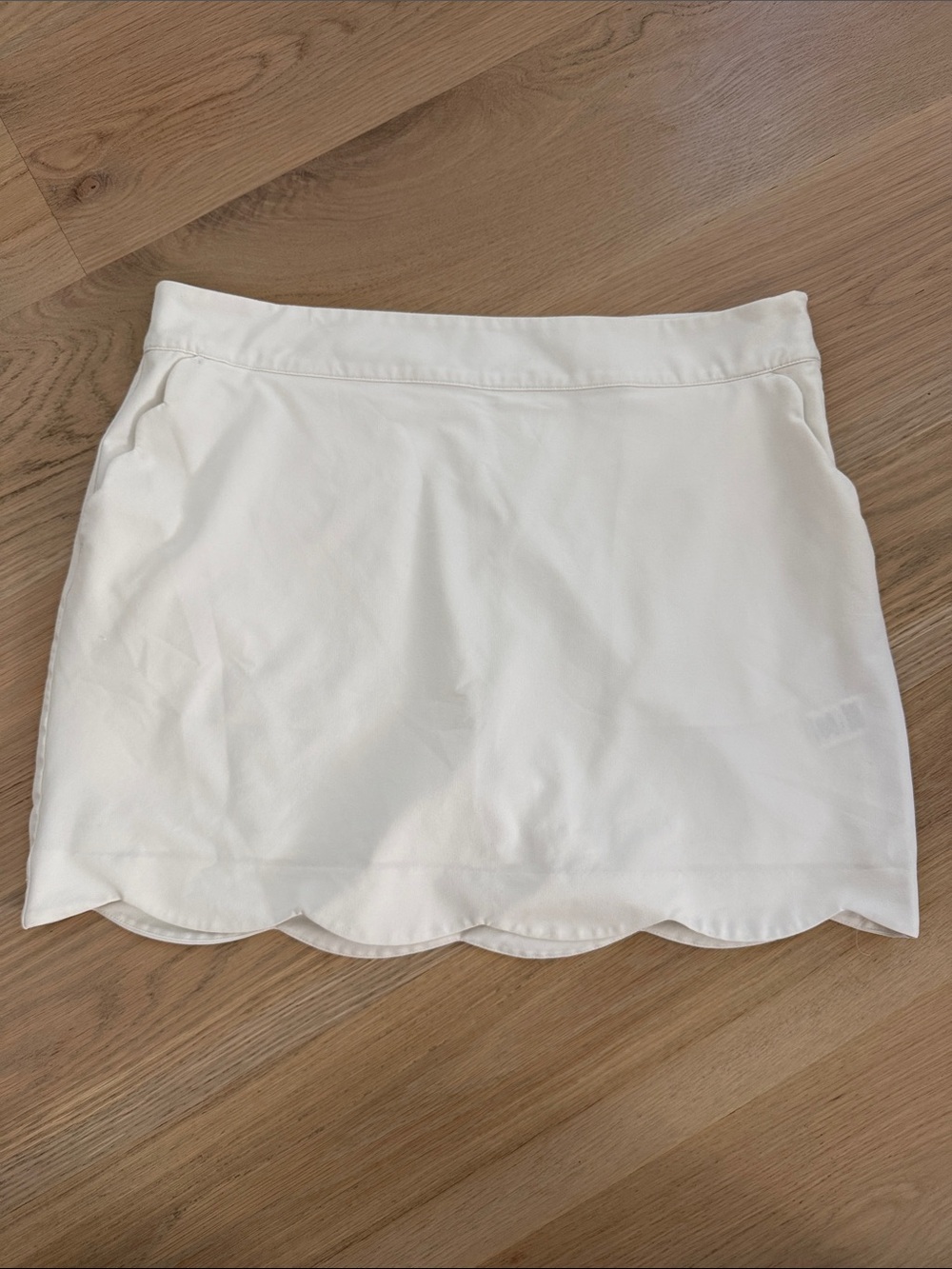 Vineyard Vines Performance White Scallop Hem Golf Skort Size 14